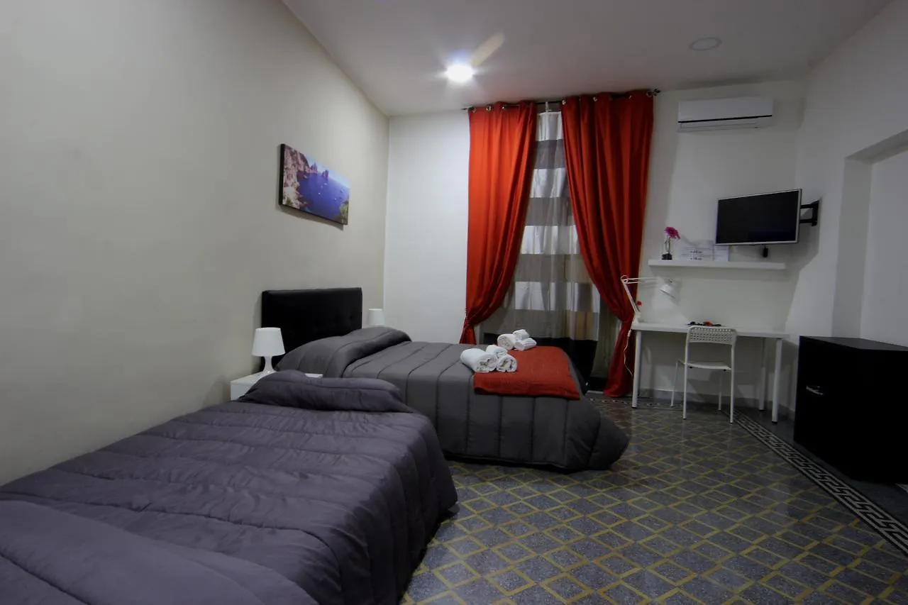 Cavour Rooms Napoli 0*,  Italia